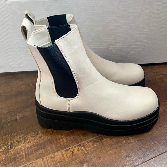 Off-White and Black Chelsea Boots - Picture 1 of 5